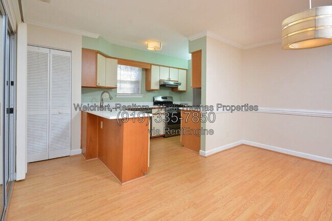 Building Photo - 425 Summerwalk Cir