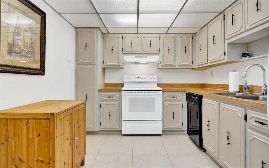 Building Photo - 531 N Ocean Blvd