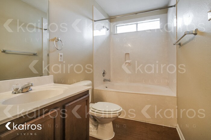 Building Photo - 711 Perseus Dr