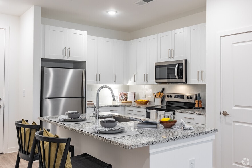 1BR, 1BA - 792SF (A2) - Whitby