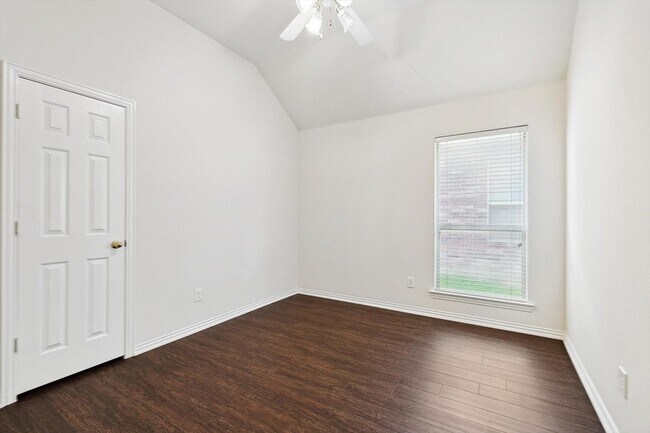 Building Photo - 3516 Sutters Way