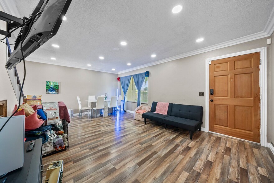 Building Photo - 1580 Mendocino Dr