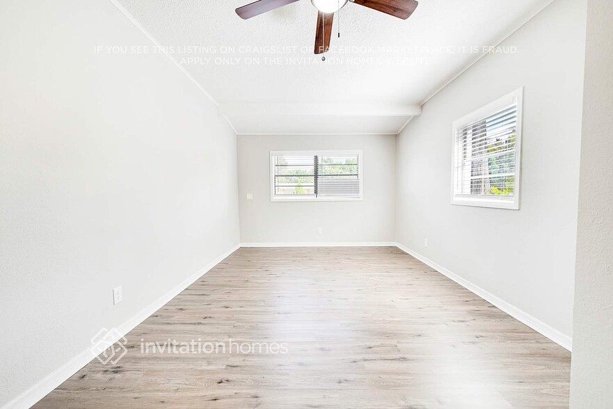 Building Photo - 5506 Perrine Dr