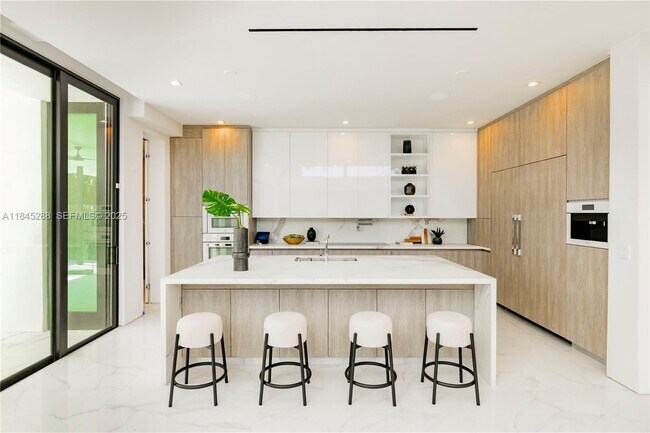 Building Photo - 1248 NE 89th St