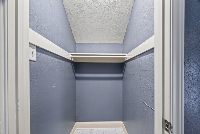 Building Photo - 4901 Burning Tree Dr