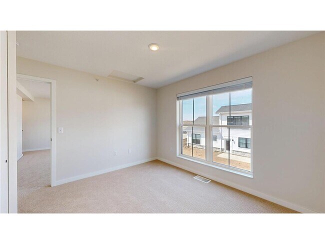 Building Photo - 1427 190th Ave NE