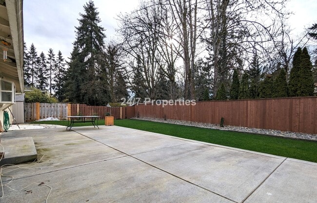 Building Photo - Charming 3 BD | 1 BA Home w/ Large Backyar...
