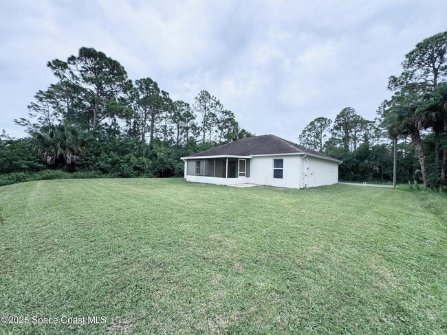 Building Photo - 1175 Nordic St NW