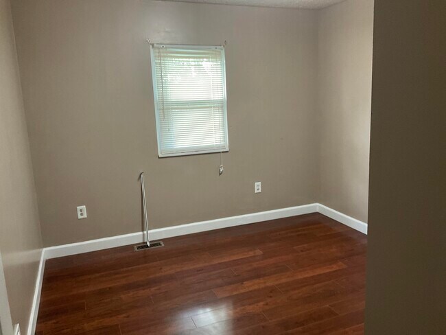 Building Photo - 205 N Ware Chappel Rd