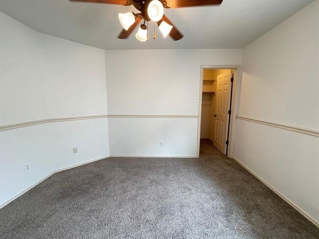 Building Photo - 10520 Dunham Forest Rd