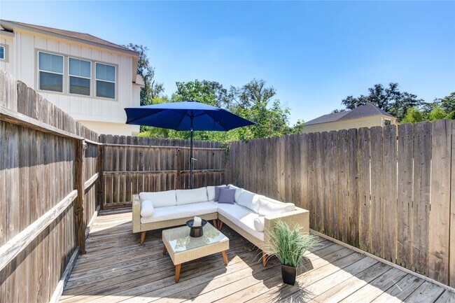Building Photo - 8803 Hollister Pine Ct