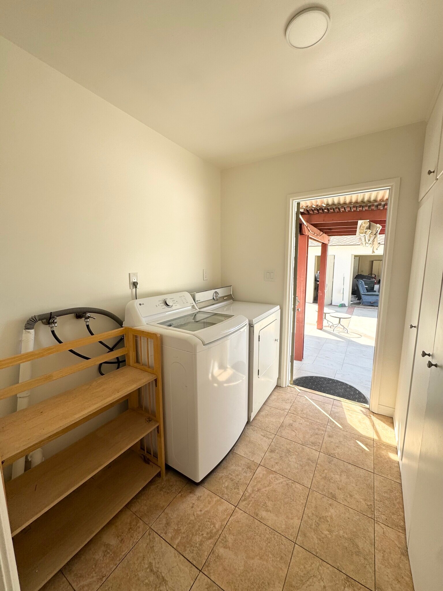 Building Photo - 1324 E Madison Ave