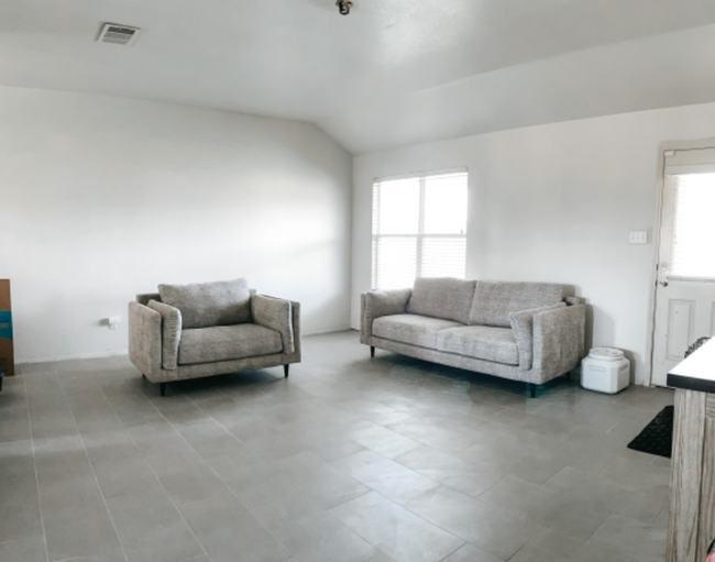 Building Photo - 3602 Ennis Dr