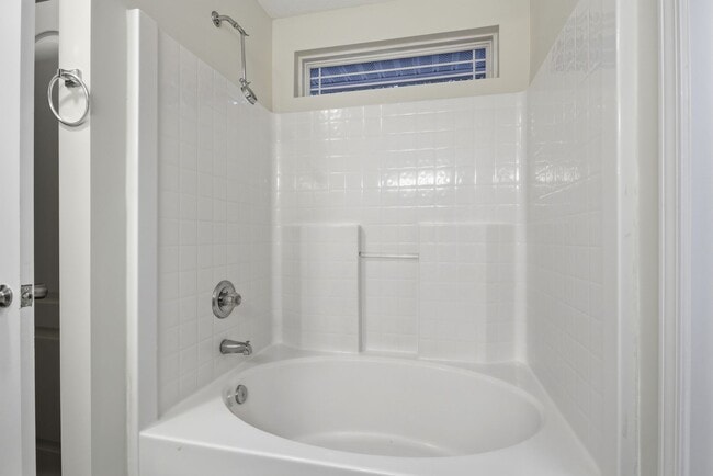 Building Photo - 1701 Willa Pl Dr