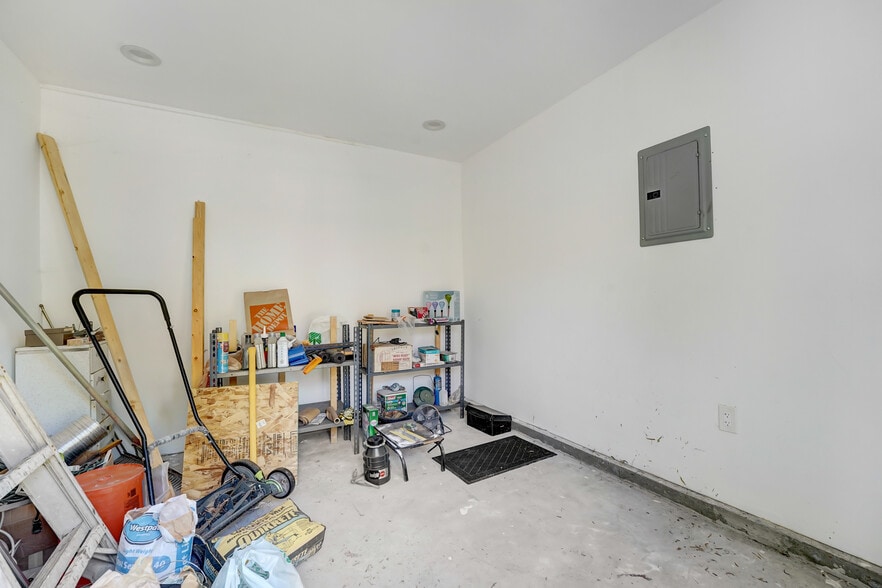 Building Photo - 20751 Parthenia St