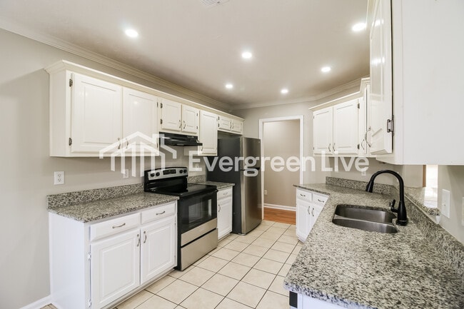 Building Photo - 365 Wynbrook Dr