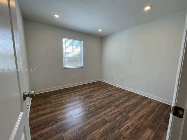 Building Photo - 3510 SW 170th Ave