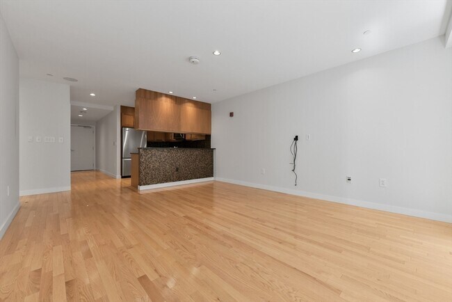 Building Photo - 80 Broad St