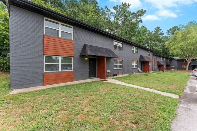 Building Photo - 918 Donaldson Rd