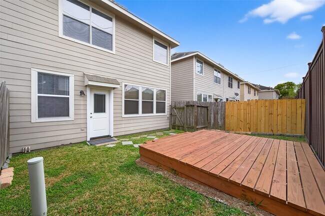 Building Photo - 6127 Morningshire Ln