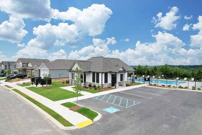 Building Photo - 5010 Highwood Dr