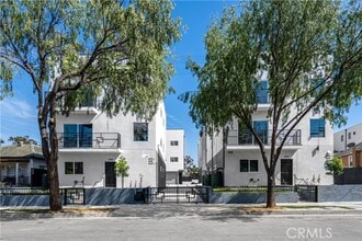 Building Photo - 644 N Boyle Ave