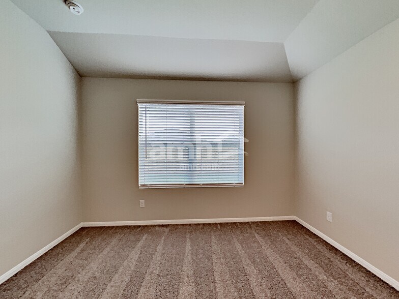 Building Photo - 2713 Iberia Ct