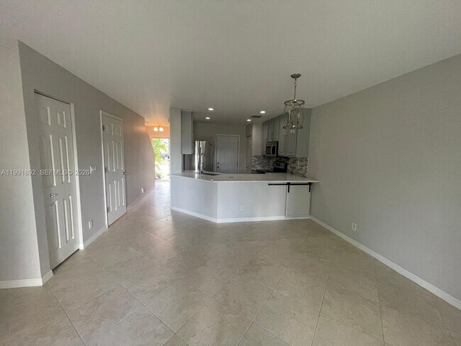 Building Photo - 8530 W Southgate Shores Cir