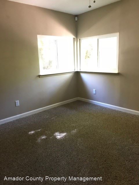 Building Photo - 3 br, 2 bath House - 14245 Pine Grove Volc...