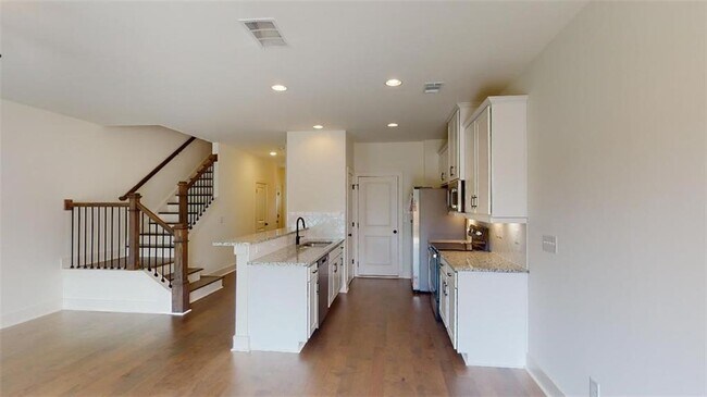 Building Photo - 5873 Greystone Dr