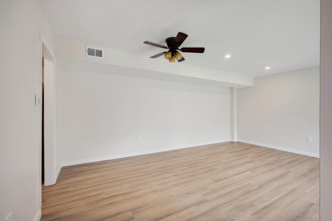 Building Photo - 4634 Conwell Dr
