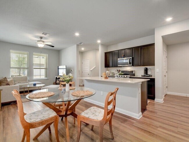 Building Photo - 7913 Mellencamp Dr
