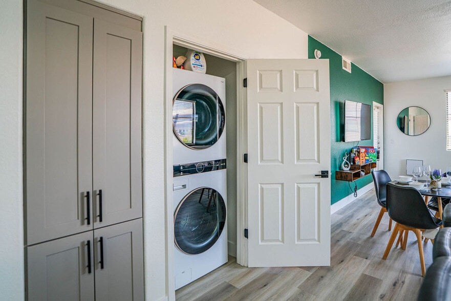 Building Photo - 6610 N 93rd Ave