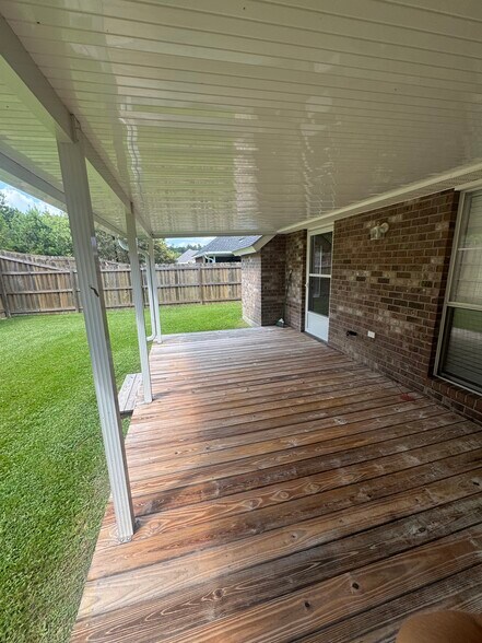Building Photo - 146 S Gate Dr