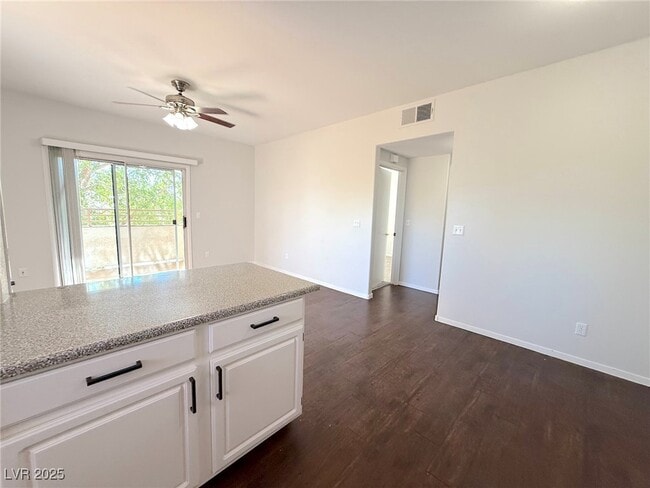 Building Photo - 5655 E Sahara Ave