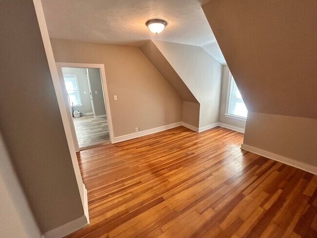 Building Photo - 35 Newcomb Pl
