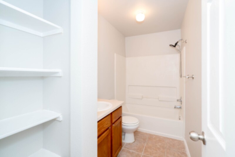 Building Photo - 10806 Mathom Landing