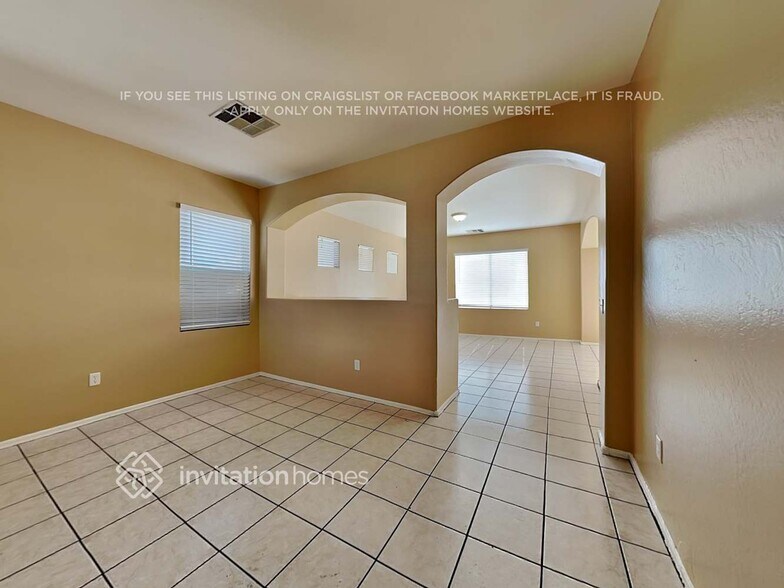 Building Photo - 3921 W Pollack St