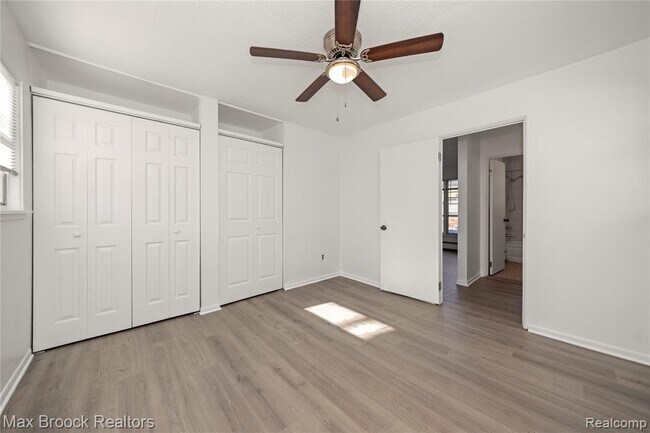 Building Photo - 3206 Shenandoah Dr