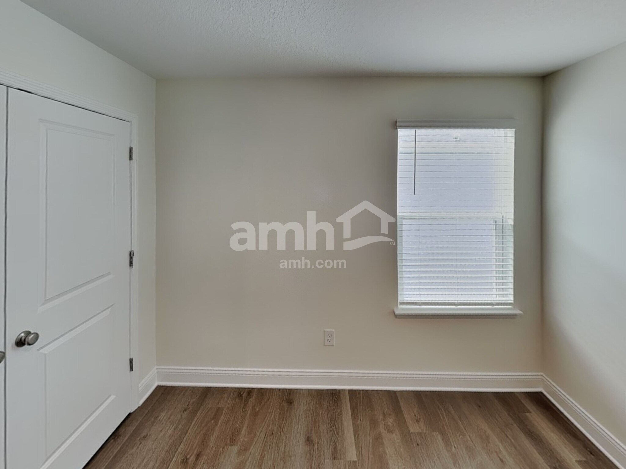 Building Photo - 2526 Feather Crst Dr