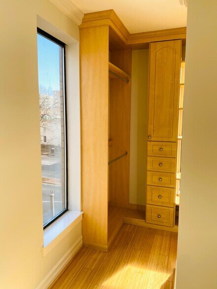 walk-in closet - 2501 K St NW