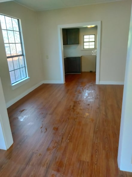 Building Photo - 1021 N 27th St