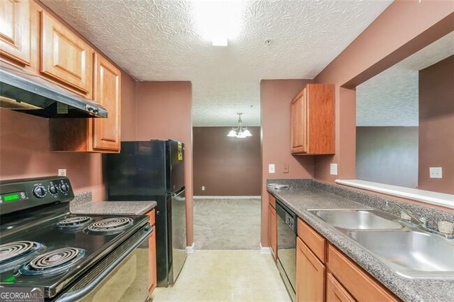 Building Photo - 12201 Fairington Ridge Cir