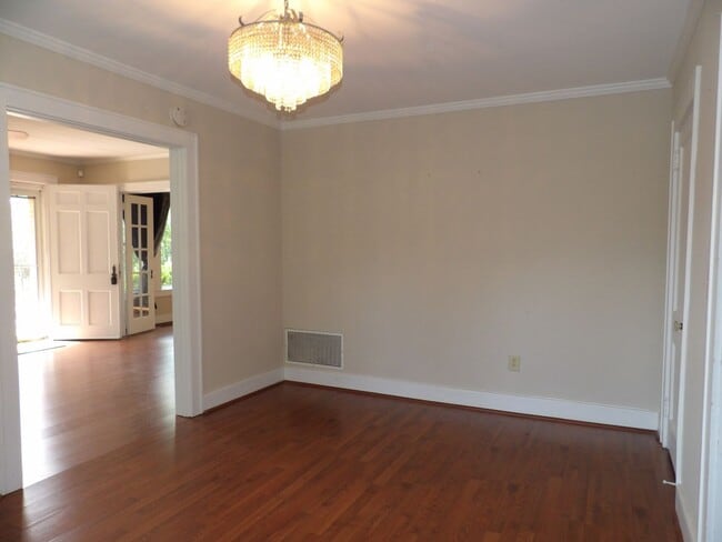 Building Photo - 808 Crawford Ave