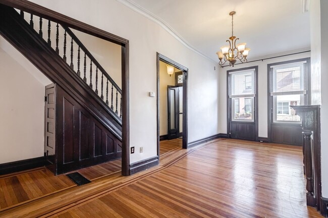 Building Photo - Three Bed Fairmount Townhome