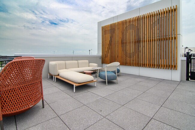 Building Photo - 4204 Greeley St