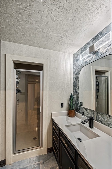 Building Photo - 12345 White Oak Point