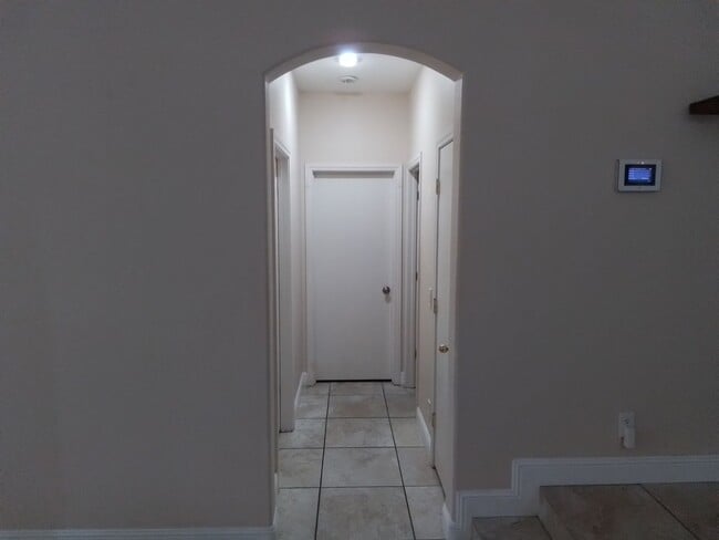 Building Photo - Spacious 4-Bed Single-Family Home in Las Vegas with Private Backyard