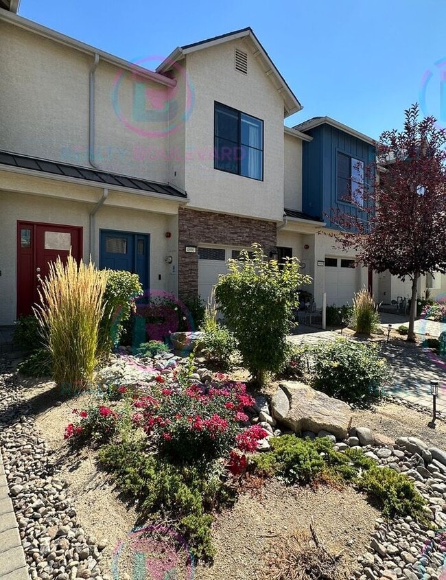 Building Photo - Modern Designer 2 Bedroom 2.5 Bathroom Tow...