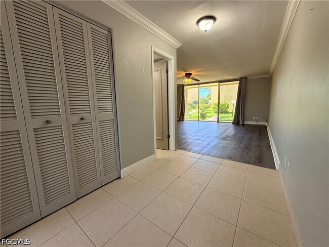 Building Photo - 1608 SE 28th Terrace